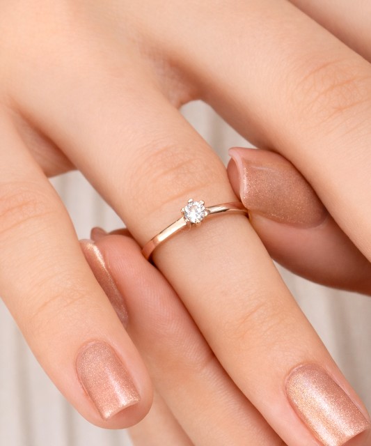 Auksinis žiedas su cirkoniais