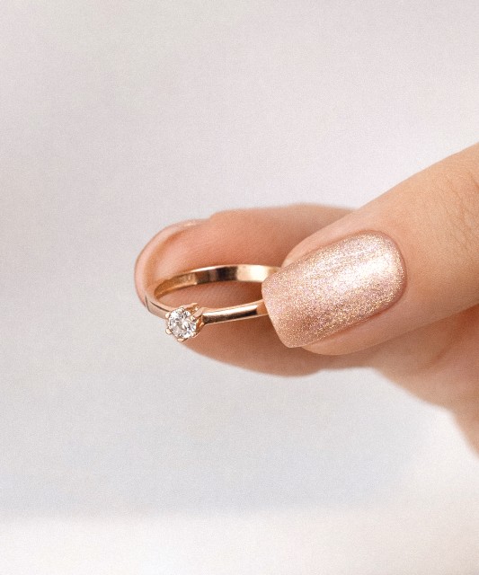 Auksinis žiedas su cirkoniais