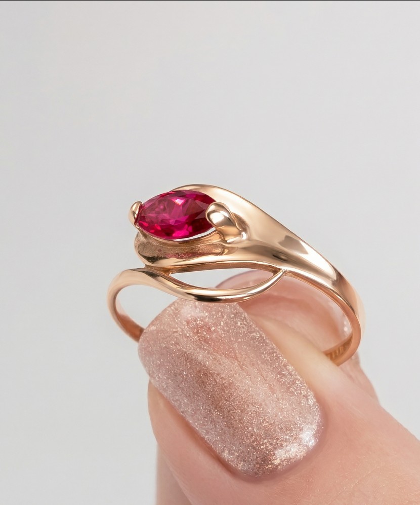 Auksinis žiedas su cirkoniu