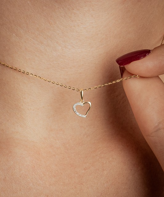 Geltono aukso pakabukas su deimantais