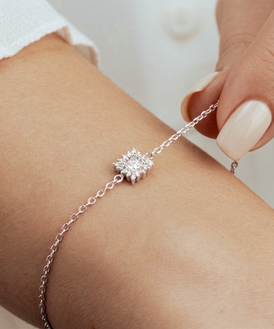 Sidabrinė apyrankė su cirkoniais