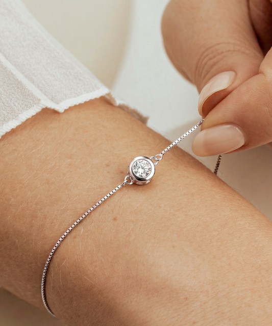 Sidabrinė apyrankė su cirkoniais