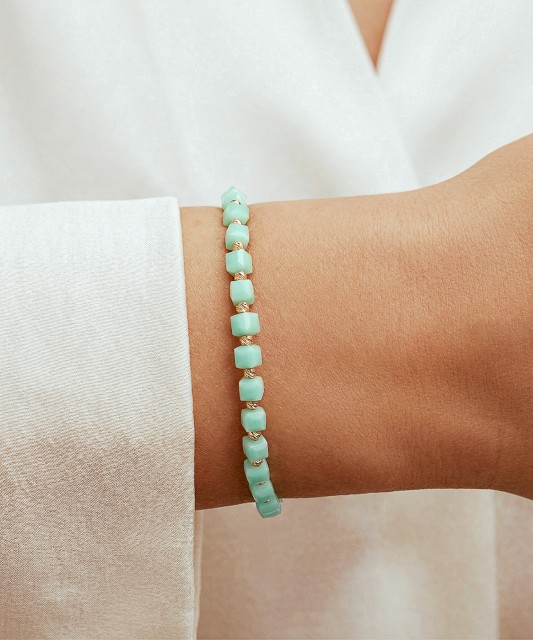 Siūlų apyrankė su auksu ir oniksu