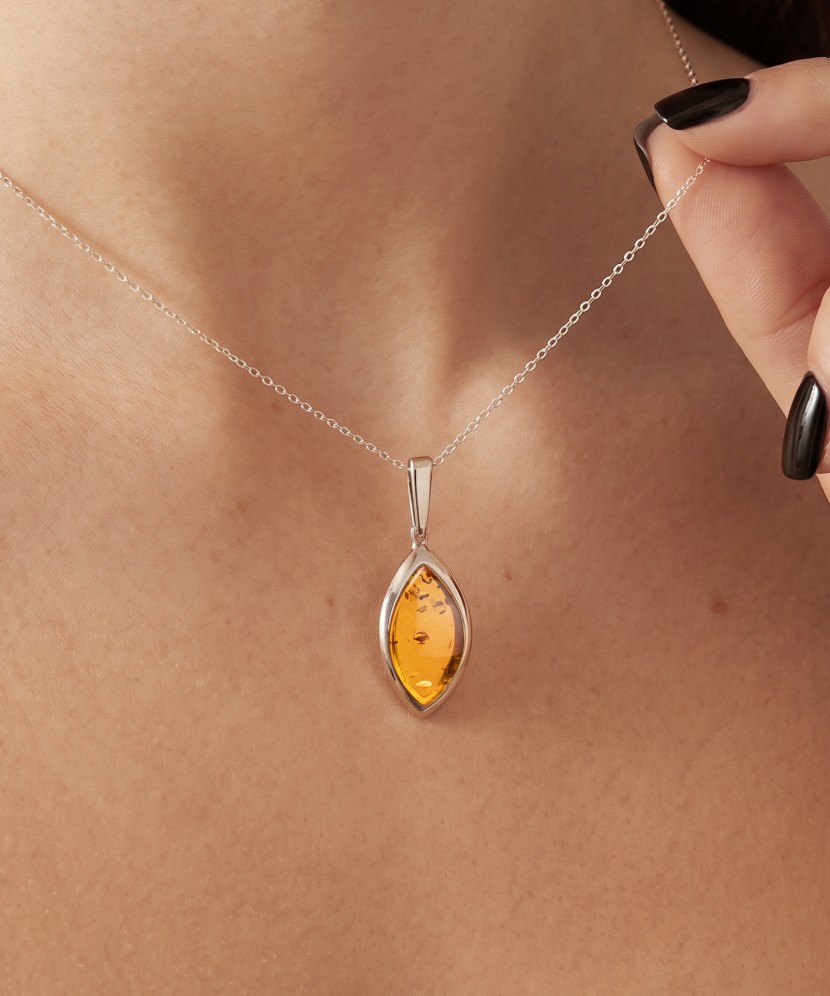 Sidabrinis pakabukas su gintaru  - Goldinga