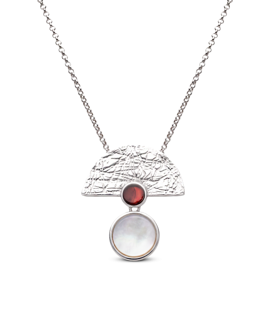 Sidabrinė grandinėlė su gintaro ir perlamutro pakabuku