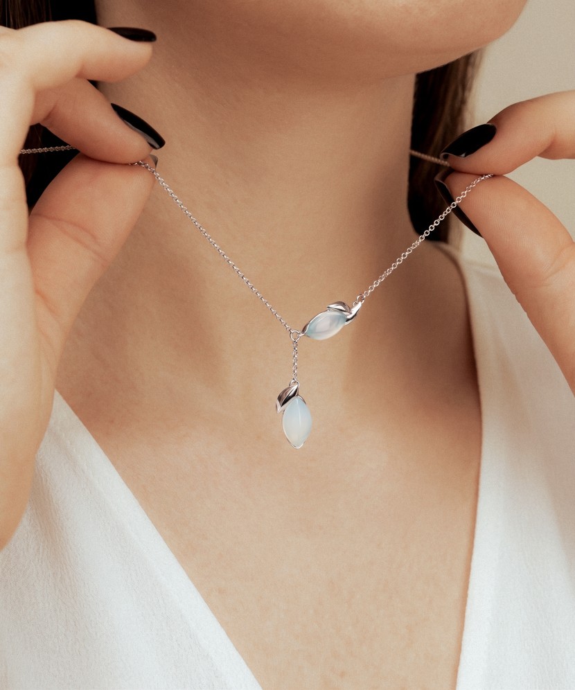 Sidabrinė grandinėlė su agato pakabuku