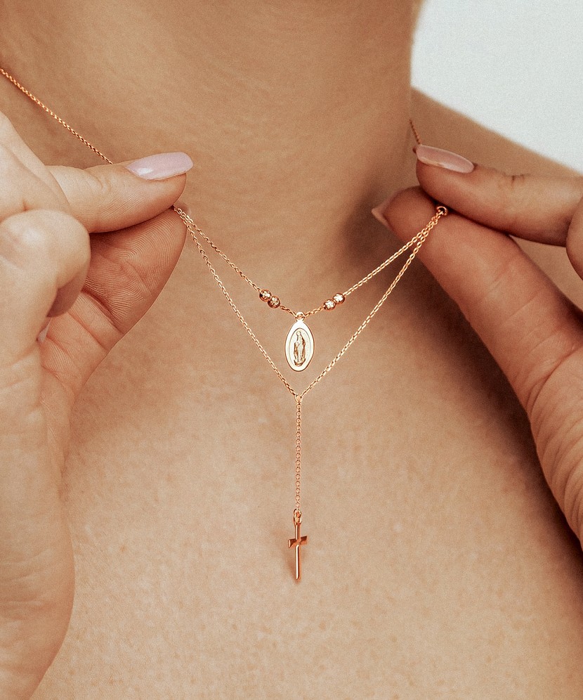 Dviguba auksinė grandinėlė su pakabukais