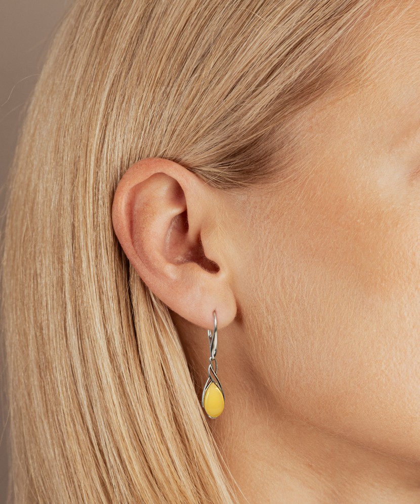 Sidabriniai auskarai su gintaru