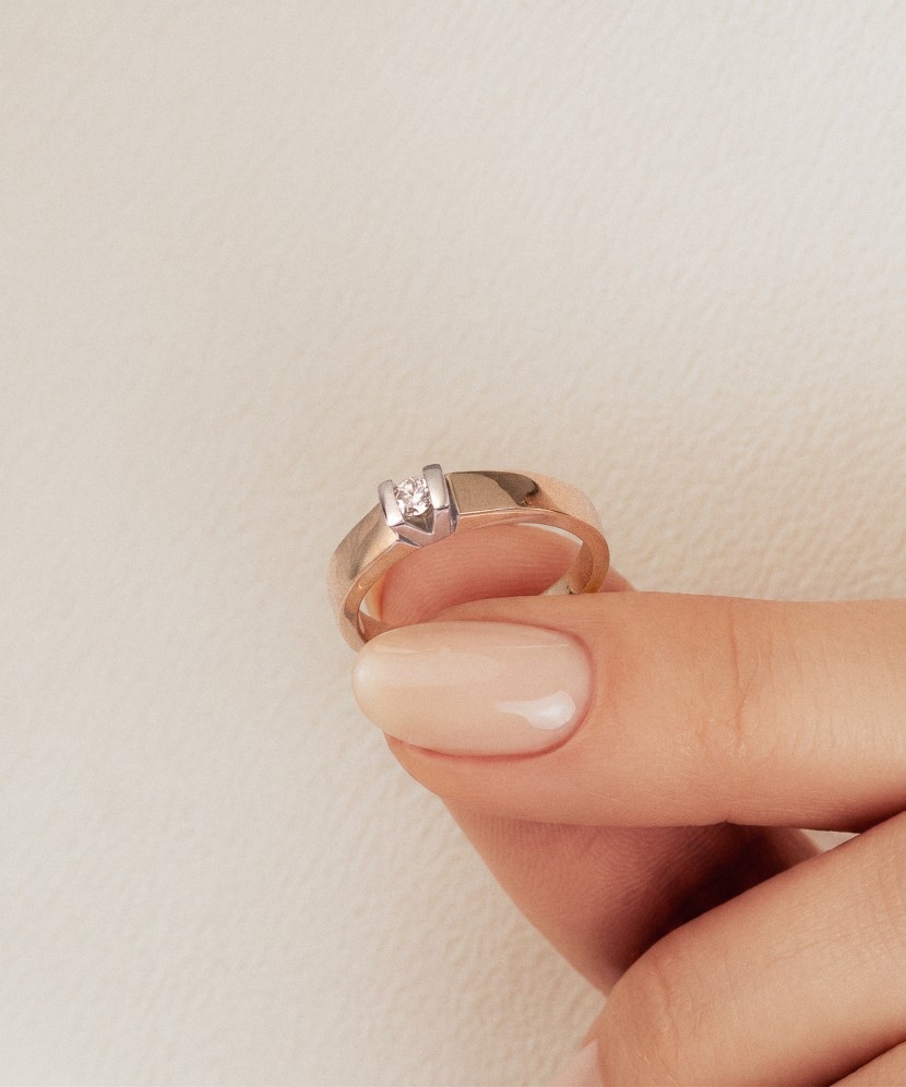 Auksinis žiedas su briliantu 0,146ct  - Goldinga
