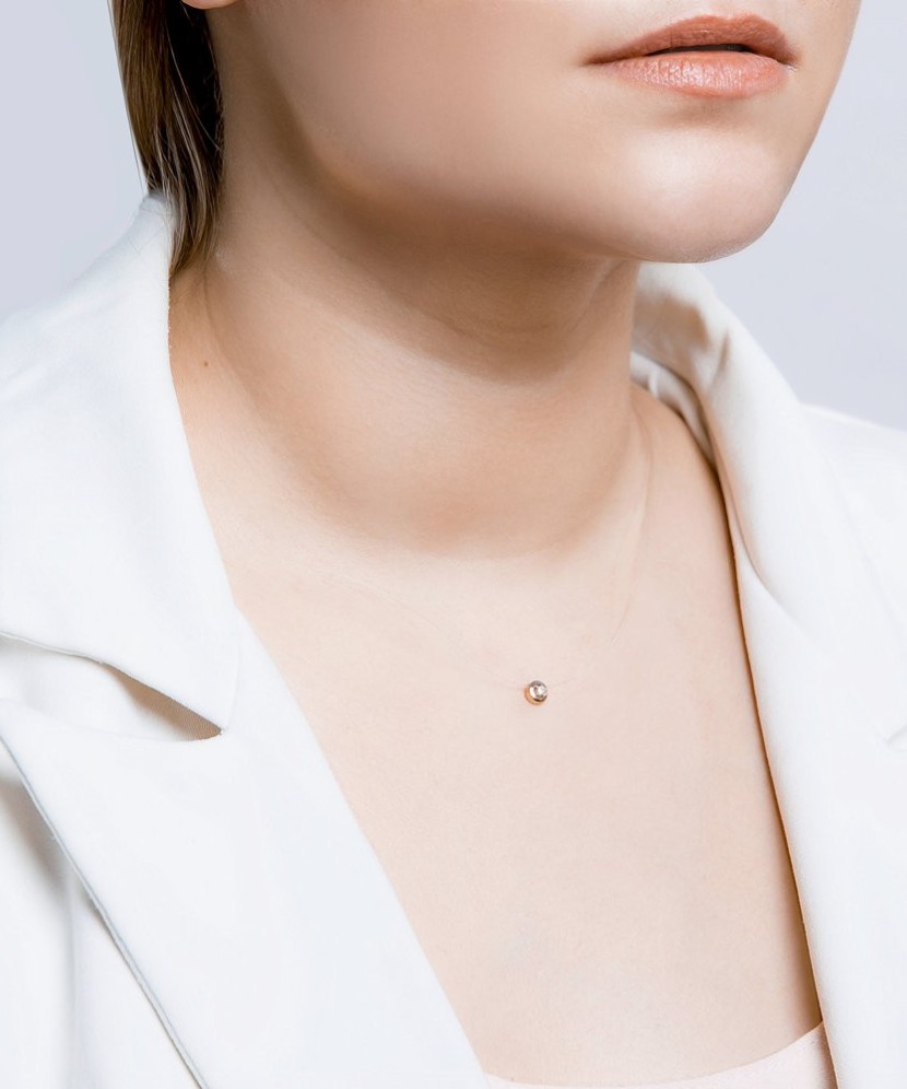 Auksinis pakabukas su cirkoniu ant skaidraus silikoninio siūlo - Auksinės grandinėlės su pakabukais - Goldinga