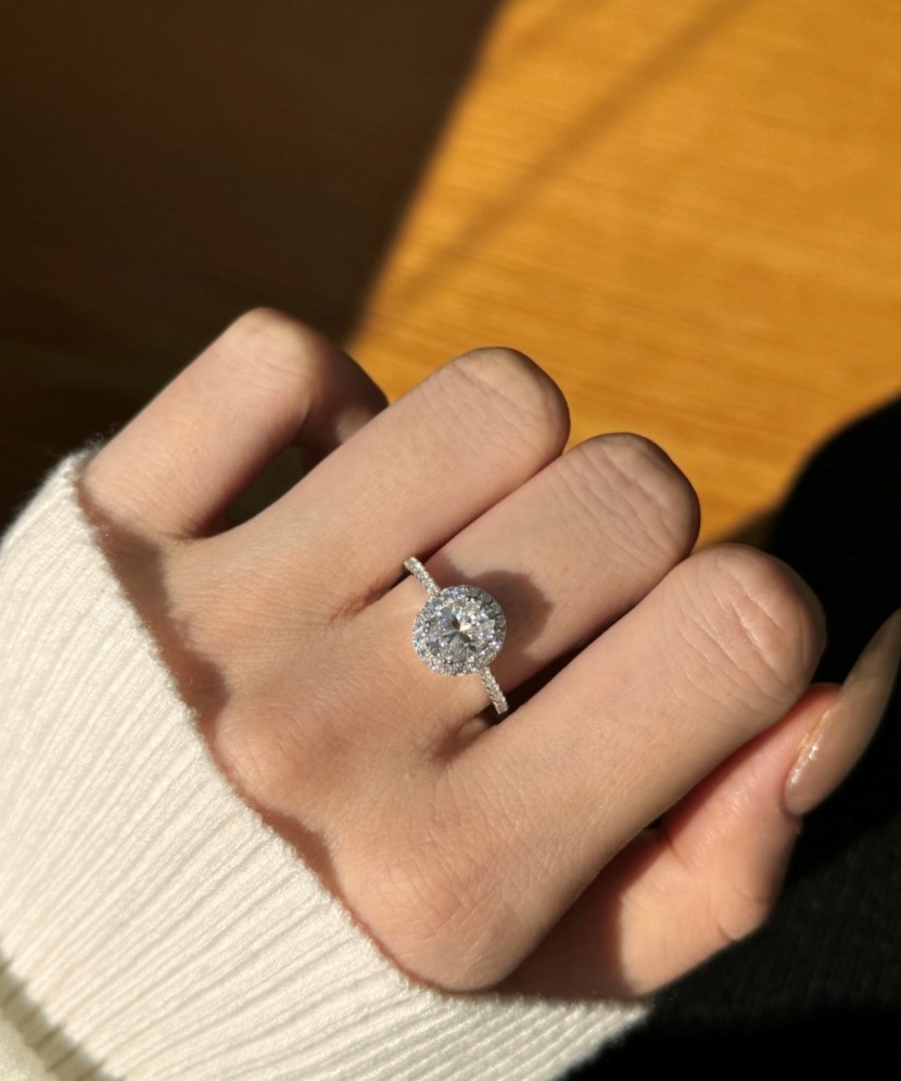 Sidabrinis žiedas su cirkoniais 1,5CT