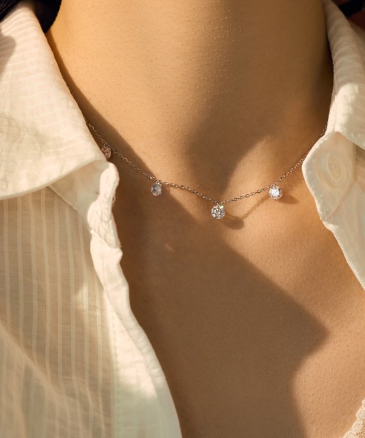Sidabrinė grandinėlė su cirkonio pakabuku