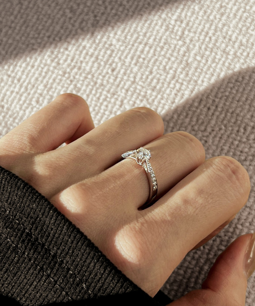 Sidabrinis žiedas su moisanitais 0.5ct