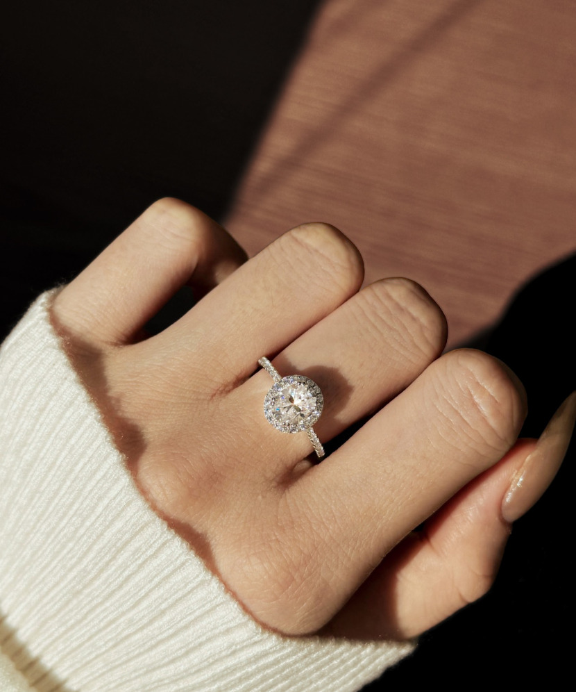 Sidabrinis žiedas su moisanitais 1.5ct