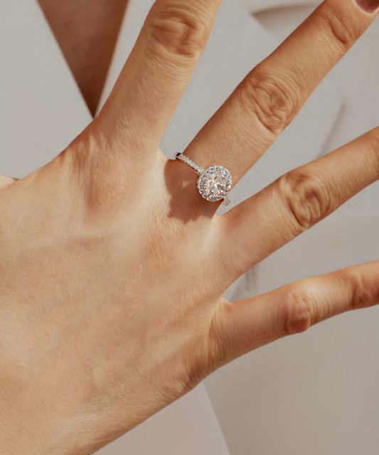 Sidabrinis žiedas su moisanitais 1.5ct