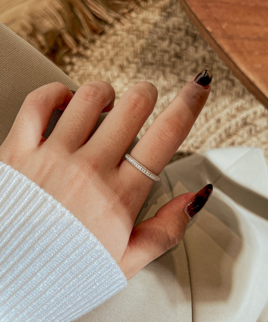 Sidabrinis žiedas su moisanitais 0.8ct
