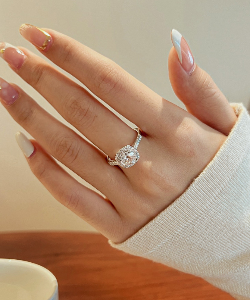 Sidabrinis žiedas su moisanitais 1.2ct