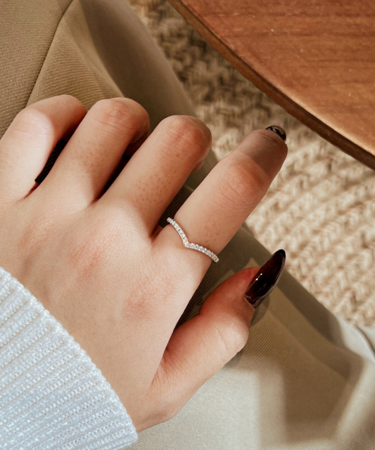 Sidabrinis žiedas su moisanitais 0.19ct