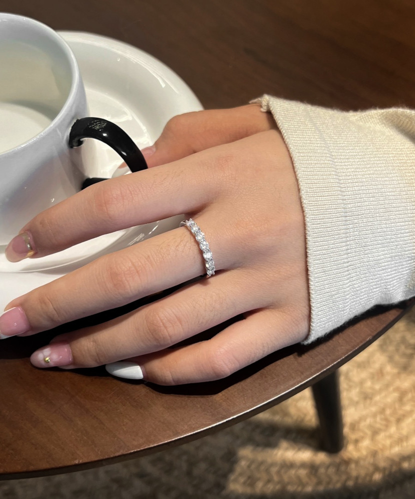 Sidabrinis žiedas su moisanitais 0.7ct