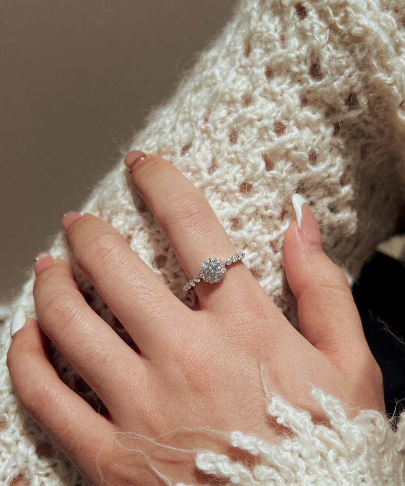 Sidabrinis žiedas su moisanitais 0.86ct