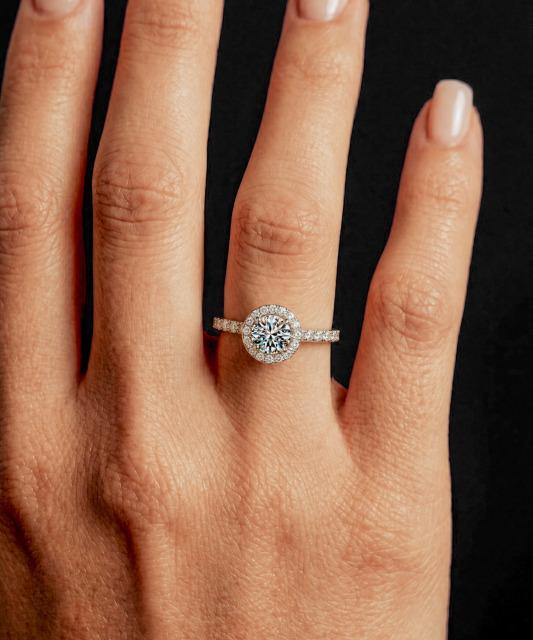 Sidabrinis žiedas su moisanitais 1.2ct