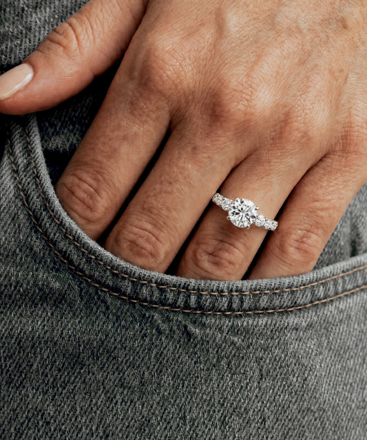 Sidabrinis žiedas su moisanitais 4.6ct