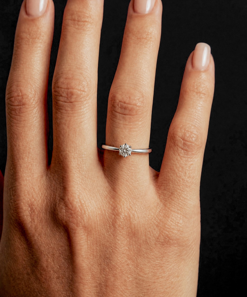 Sidabrinis žiedas su moisanitu 0.5ct