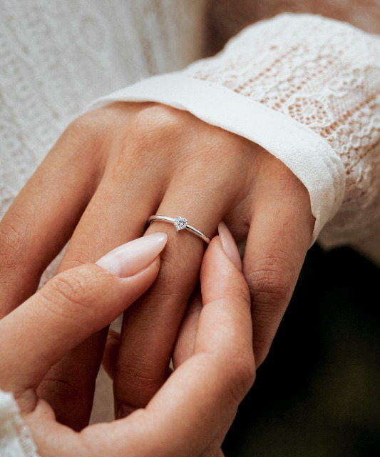 Sidabrinis žiedas su moisanitu 0.3ct