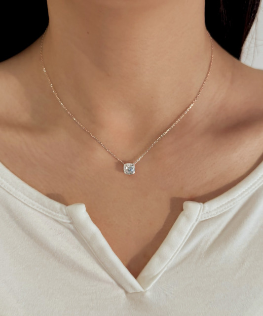 Sidabrinė grandinėlė su moisanito pakabuku 0.5ct