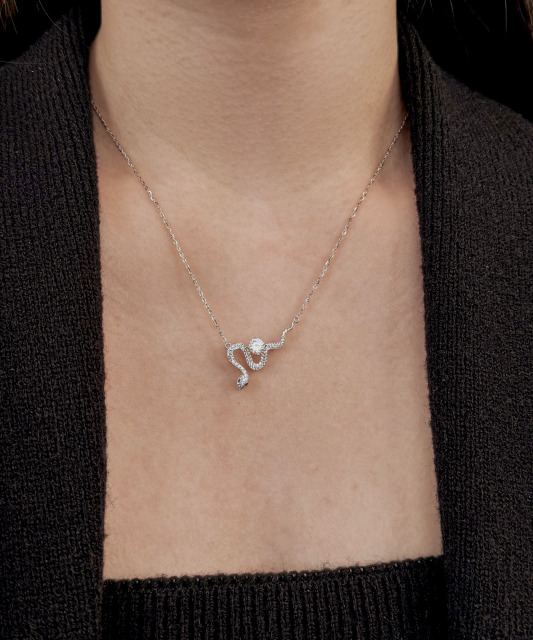 Sidabrinė grandinėlė su moisanito pakabuku 0.5ct