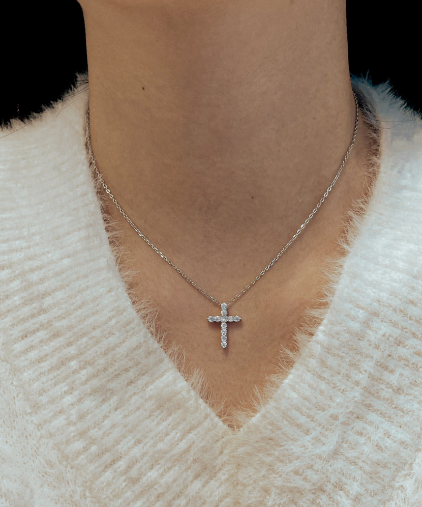 Sidabrinė grandinėlė su moisanito pakabuku "Kryželis" 0.44ct