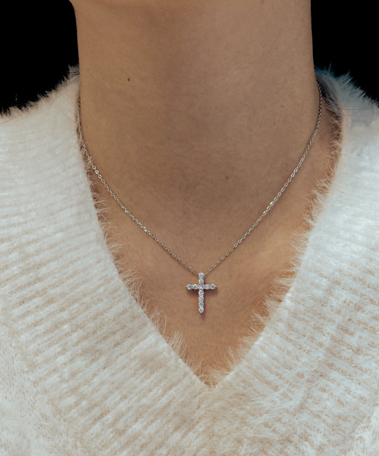 Sidabrinė grandinėlė su moisanito pakabuku "Kryželis" 0.44ct