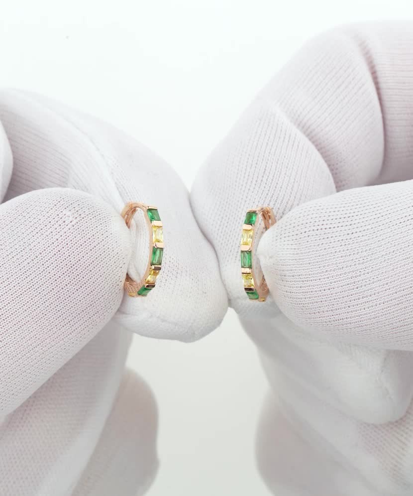 Auksiniai auskarai su cirkoniais