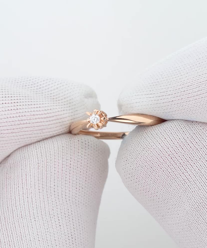 Auksinis žiedas su briliantu - Auksiniai Žiedai su brangakmeniais - Goldinga