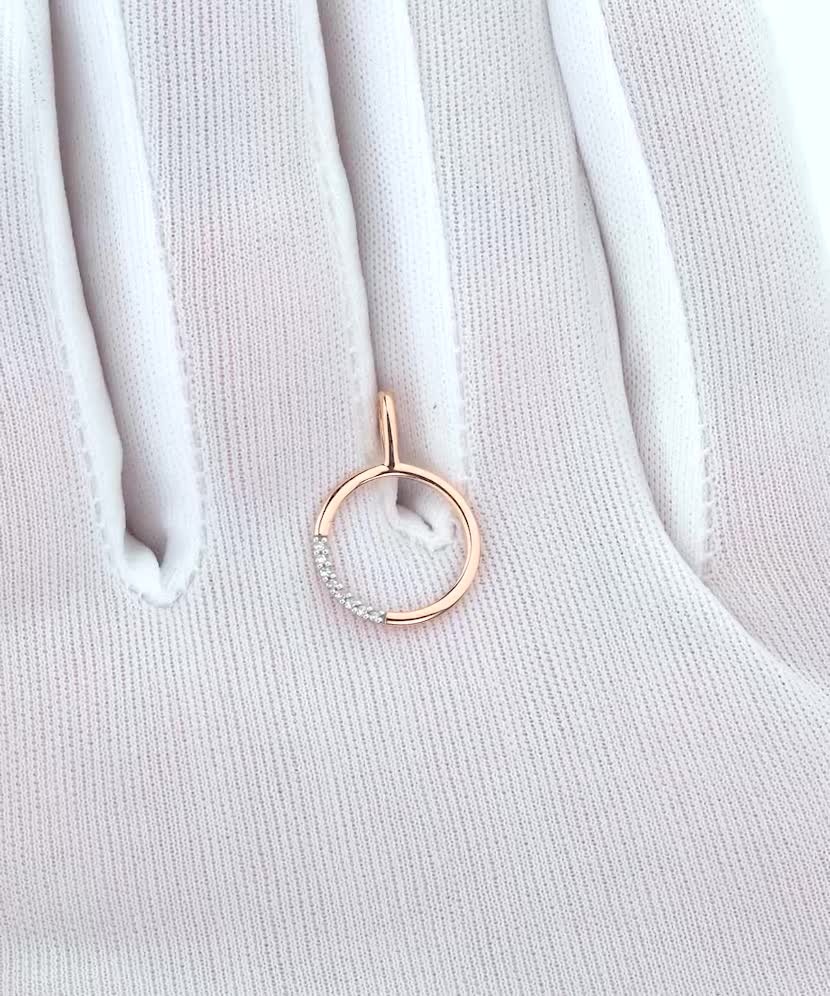 Auksinis pakabukas su deimantais