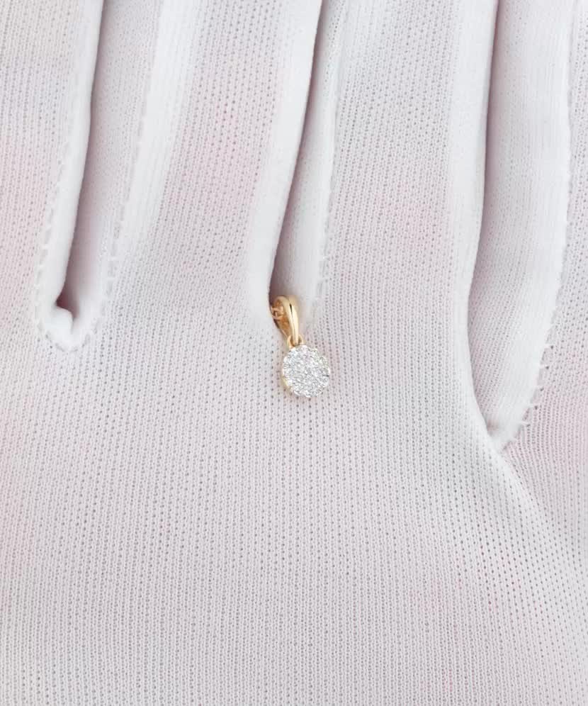 Geltono aukso pakabukas su deimantais