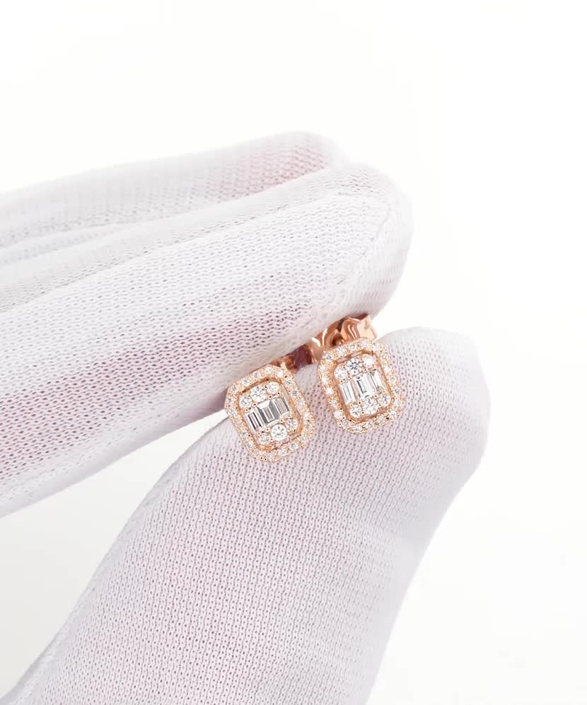 Auksiniai auskarai su deimantais