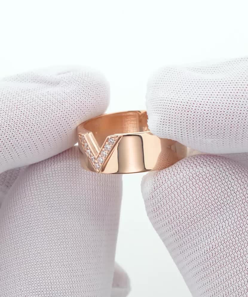 Auksinis žiedas su cirkoniais