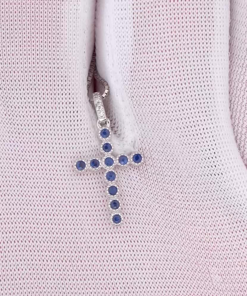 Balto aukso pakabukas su safyrais "Kryželis"