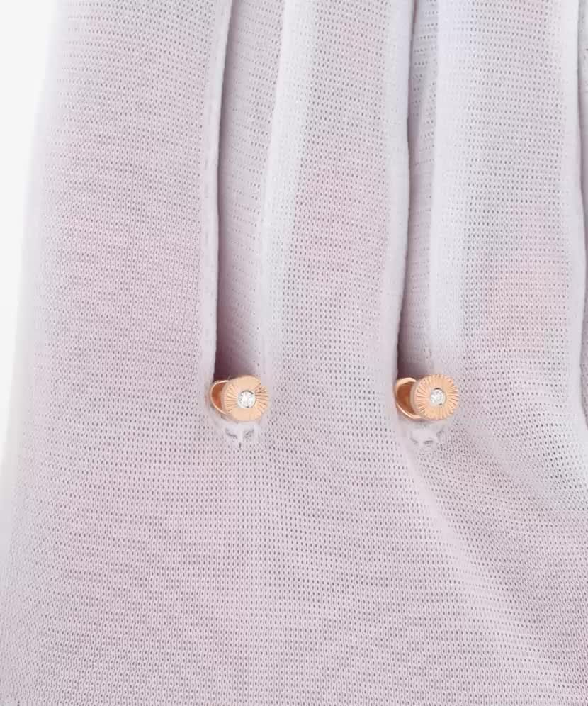 Auksiniai auskarai su deimantais