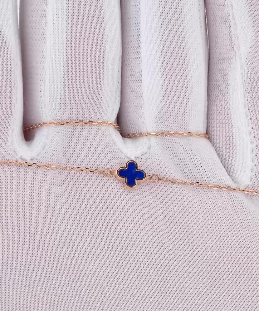 Auksinė grandinėlė su pakabuku