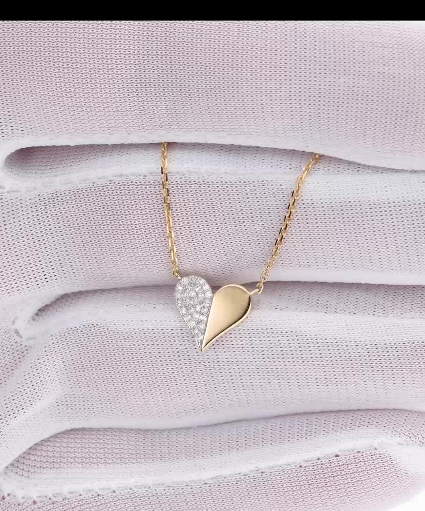 Geltono aukso grandinėlė su deimantiniu pakabuku