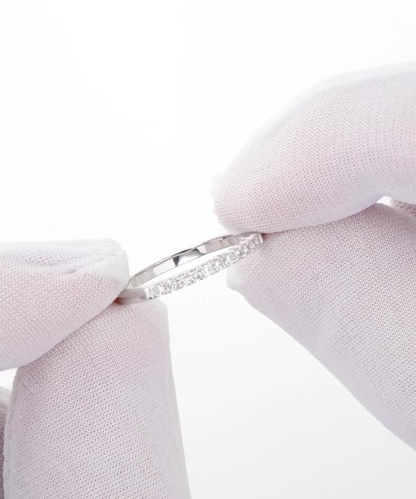 Balto aukso žiedas su briliantais