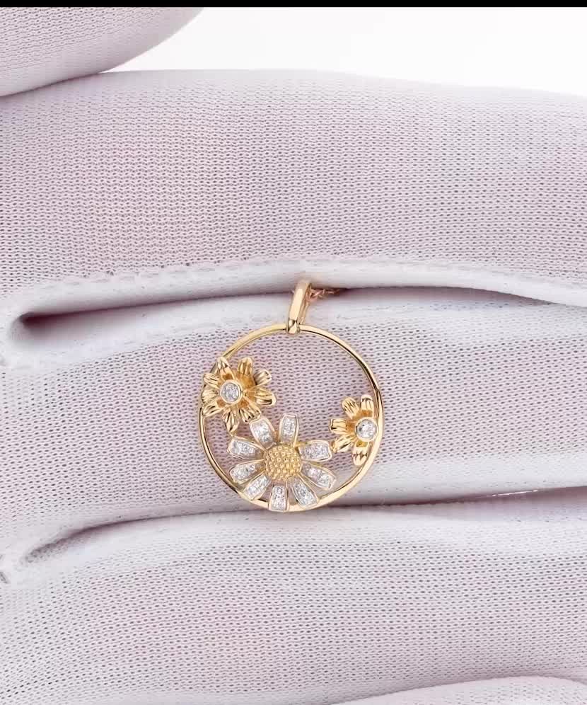 Geltono aukso pakabukas su deimantais