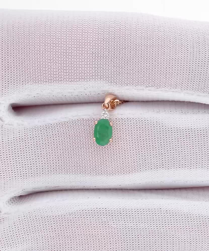 Auksinis pakabukas su smaragdu ir deimantais