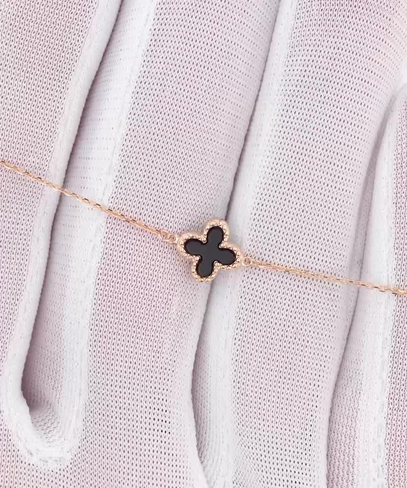 Auksinė apyrankė su oniksu