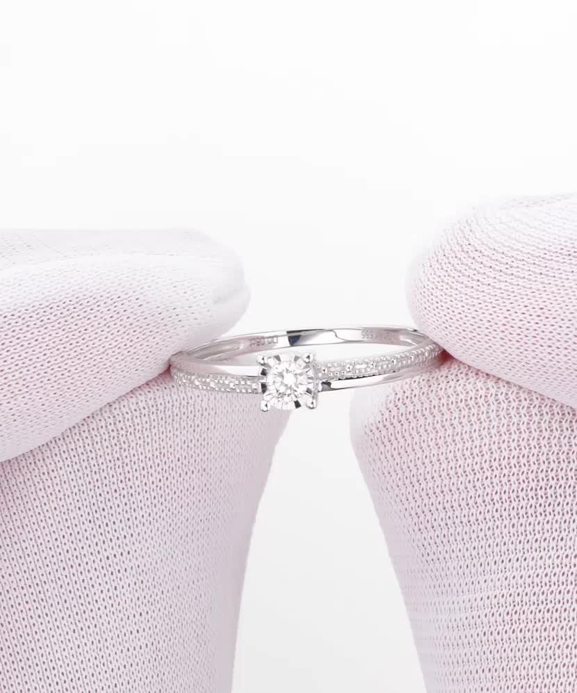 Balto aukso žiedas su deimantu