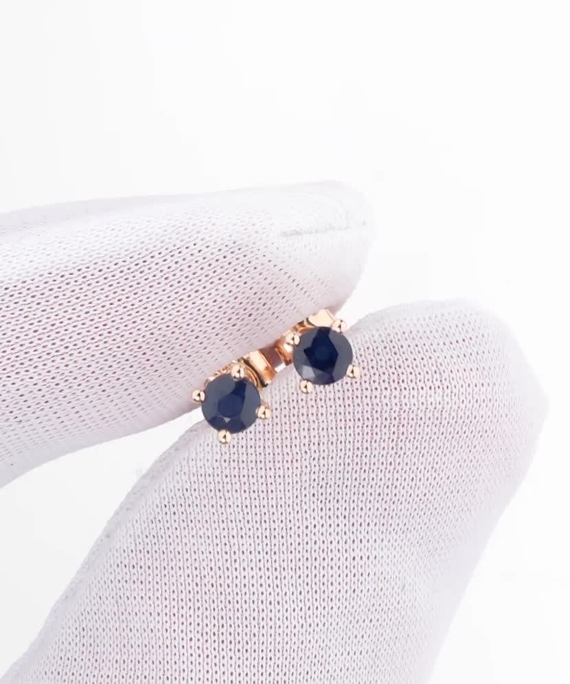 Auksiniai auskarai su safyrais