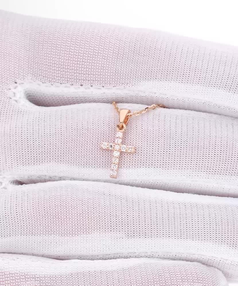 Auksinis pakabukas su deimantu "Kryželis"