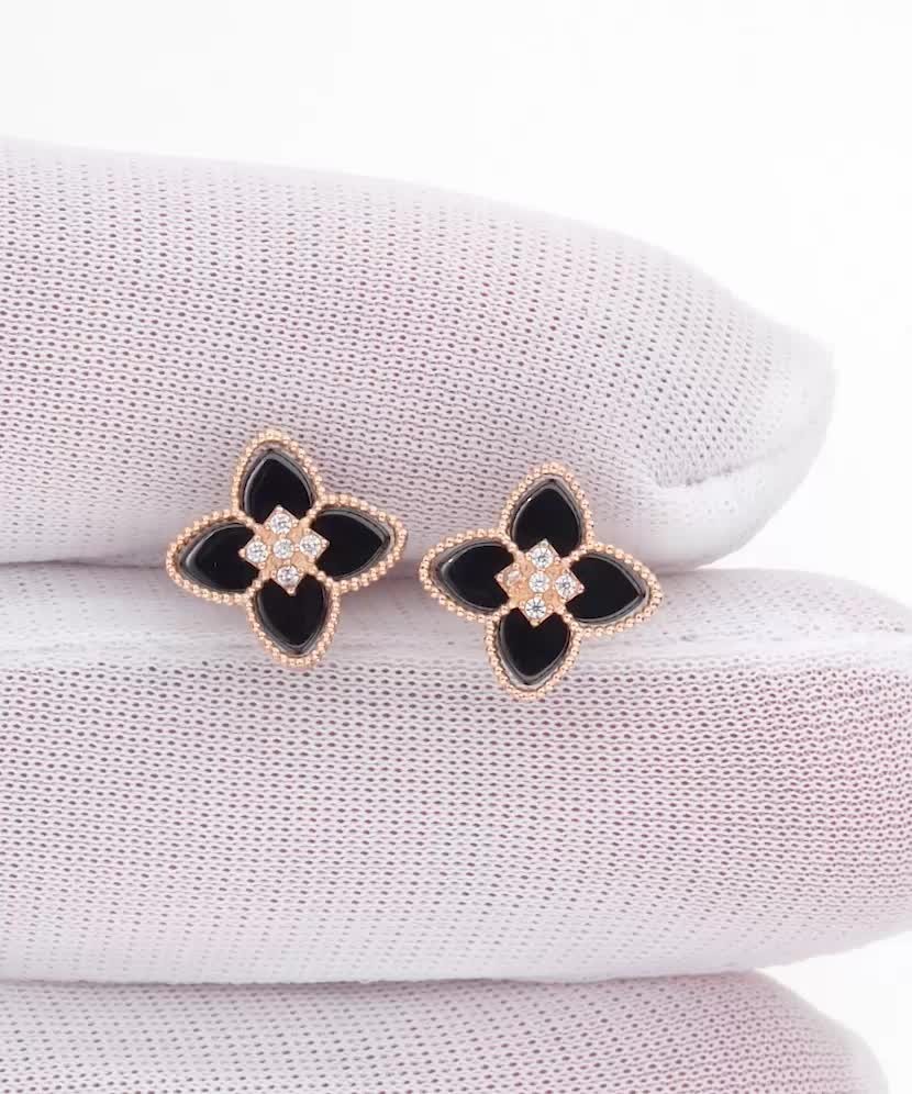 Auksiniai auskarai su oniksais ir cirkoniais